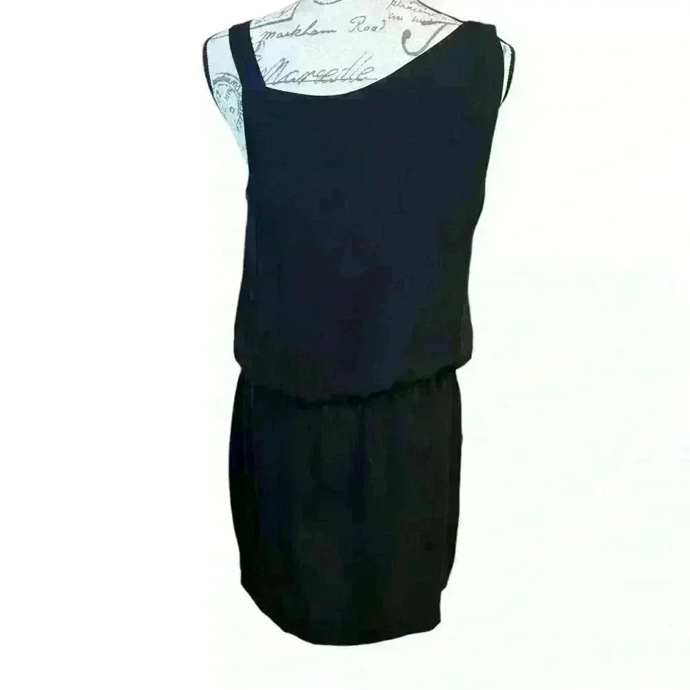 THEORY BLACK Dreas with Unique Neckline and Pockets 🖤 - Picture 9 of 10
